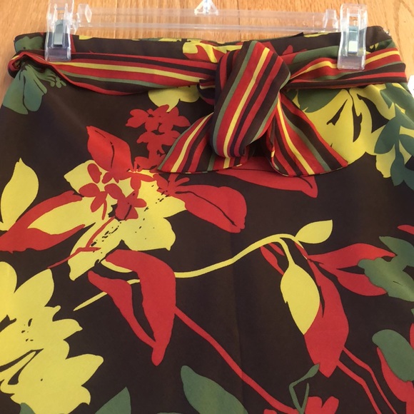 NWT gorgeous H&M skirt size S - Picture 3 of 5